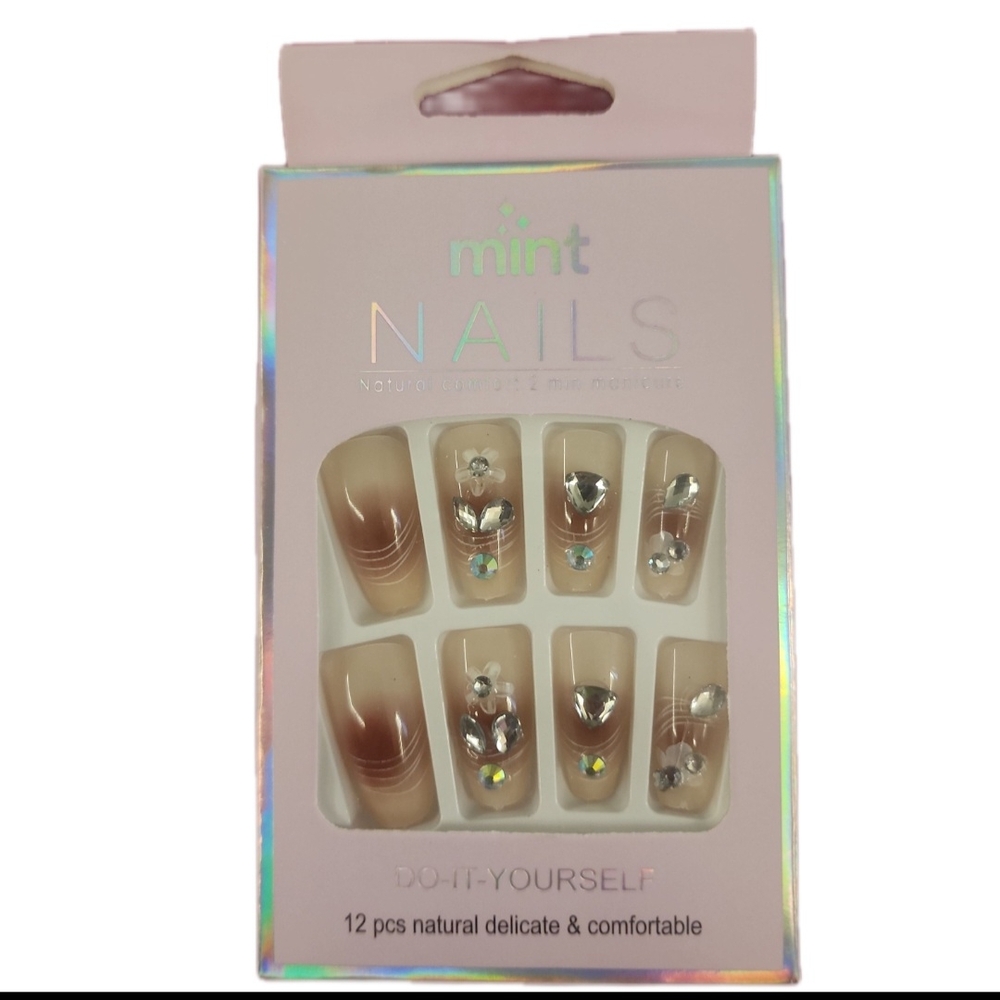 Mint Press-On Nails with Rhinestones